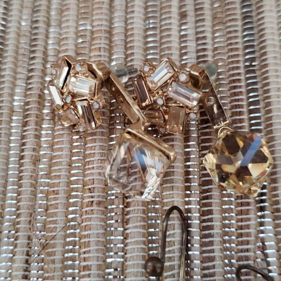 Set of 7 pair of green / amber tone earrings - Picture 4 of 7